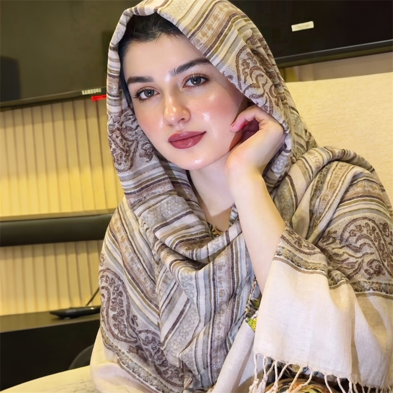 Vintage Fashion Women - ผ้าคลุมศีรษะลายเพสลีย์สไตล์วินเทจ ผ้าพันคอแฟชั่นสำหรับผู้หญิง ผ้าคลุมไหล่พู่ห้อยหลากสี ผ้าโพกศีรษะเนื้อนุ่ม ผ้าคลุมศีรษะแบบอิสลาม