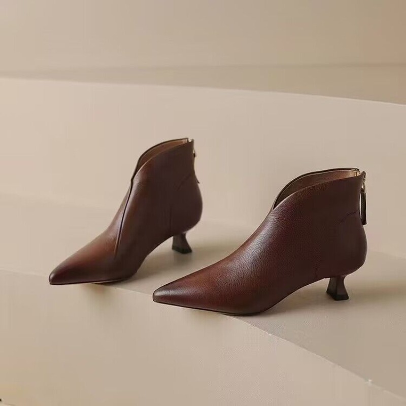 รองเท้าบูทหุ้มข้อผู้หญิงทรงแหล - Vintage Fashion Ladies บทวิจารณ์และราคา