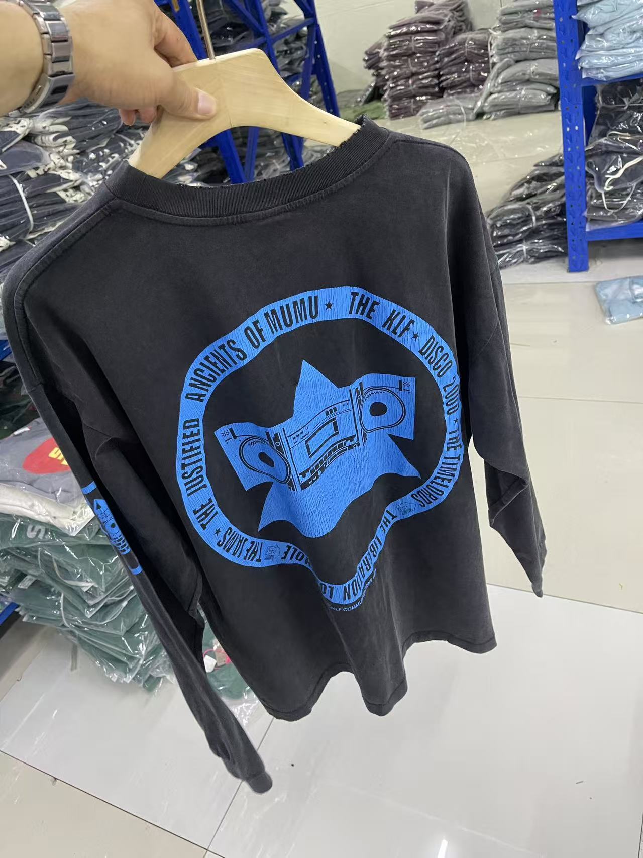 เสื้อยืดแขนยาว Saint 25SS รุ่น - Vintage Fashion Exhibition บทวิจารณ์และราคา
